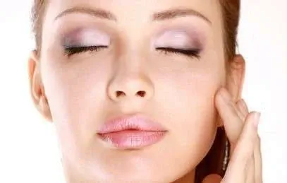 Filler labbra Juvéderm + Biorivitalizzazione Viso